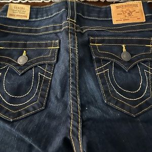 Brand new True Religion size 28 jeans…beautiful! Never worn and smoke free home!